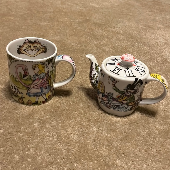 Paul Cardew Other - Alice in wonderland by Paul Cardew mug and tea pot